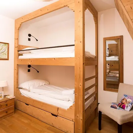 Le Paradis 18 - Year