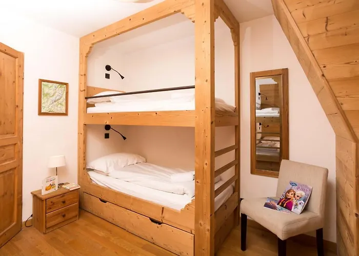 Le Paradis 18 - Year