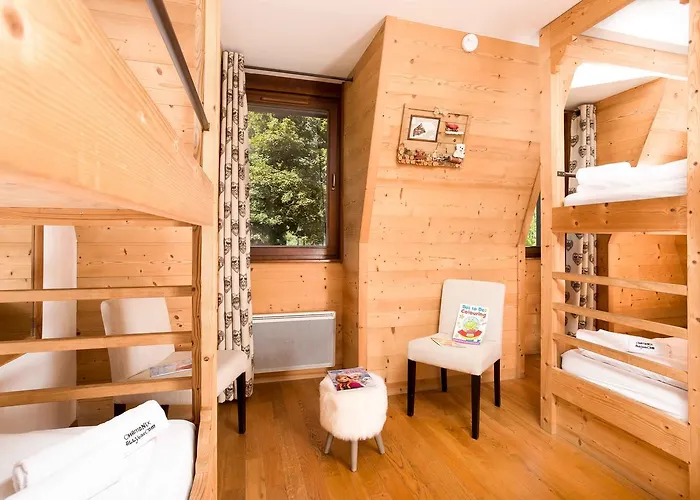 Le Paradis 18 - Year